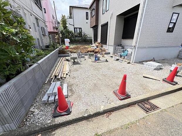駐車場ももちろん完備しておりますのでお車所有の方にも心強いです。