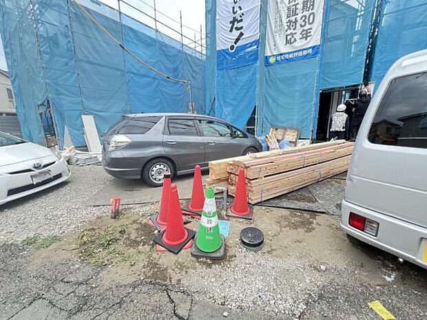 駐車場ももちろん完備しておりますのでお車所有の方にも心強いです。