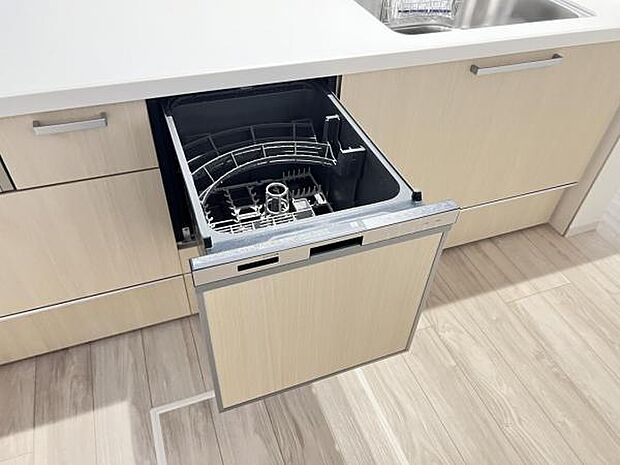 機能性に優れ食器洗乾燥機付のシステムキッチンで忙しい家事をサポートします。