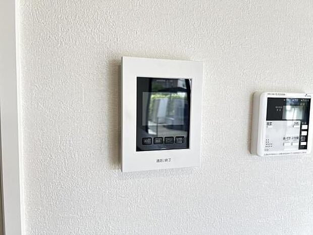 訪問者を確認できるTVモニター付きインターフォンです。