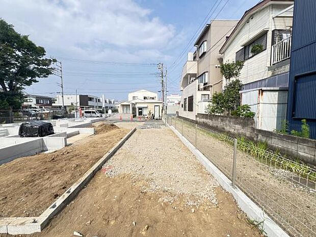 駐車場ももちろん完備しておりますのでお車所有の方にも心強いです。