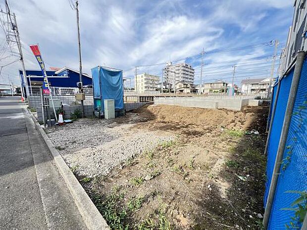 駐車場ももちろん完備しておりますのでお車所有の方にも心強いです。
