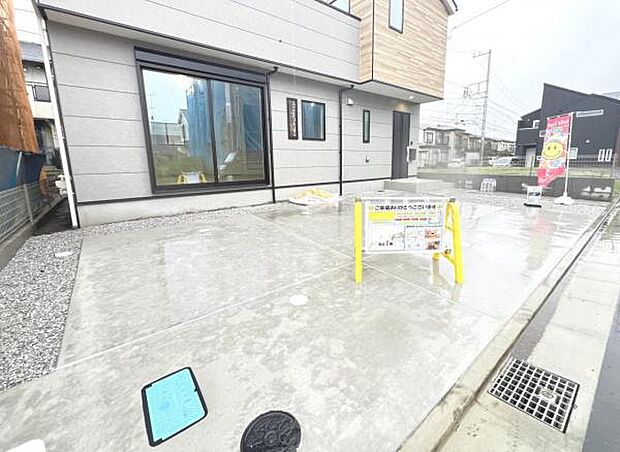 駐車場ももちろん完備しておりますのでお車所有の方にも心強いです。