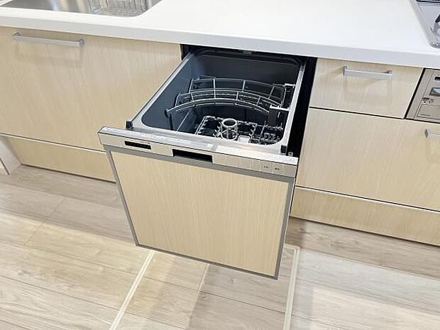 機能性に優れ食器洗乾燥機付のシステムキッチンで忙しい家事をサポートします。