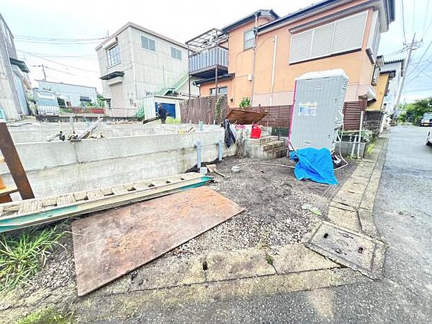 駐車場ももちろん完備しておりますのでお車所有の方にも心強いです。