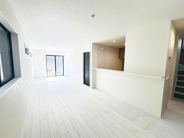家族団らんの場所としてゆったりと居心地の良いリビングです。