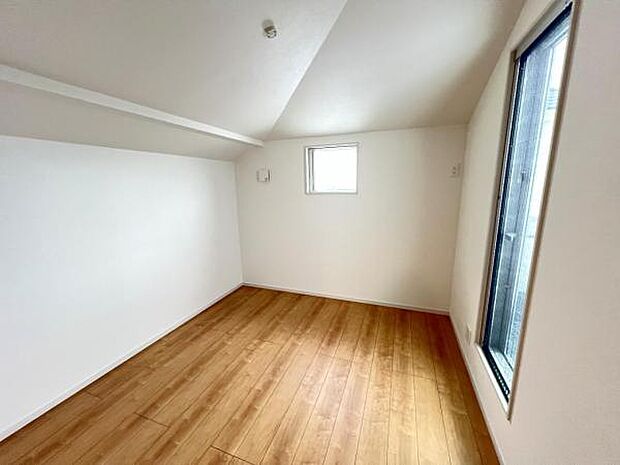 子供部屋にもちょうど良い大きさのお部屋です。