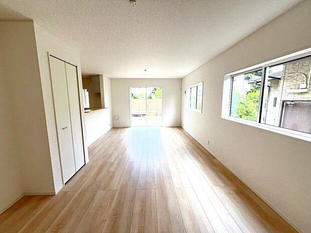 家族団らんの場所としてゆったりと居心地の良いリビングです。