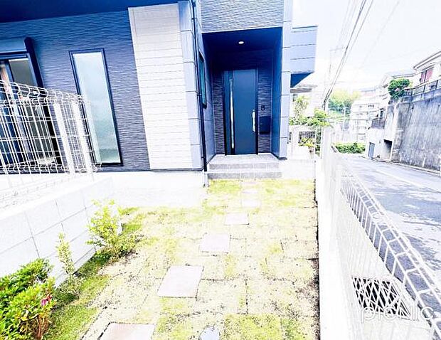 いつも気持ちよくご家族を迎えられる玄関です。