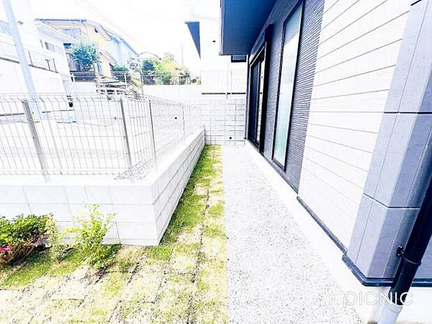 お庭スペースは、ガーデニングやお子様との外遊びなど多彩な用途でお楽しみいただけます。