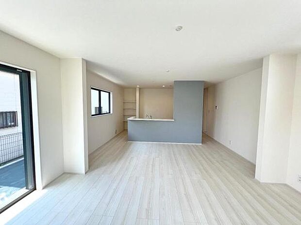 リビングダイニングになります。ご家族そろっての素敵な空間になりそうですね。