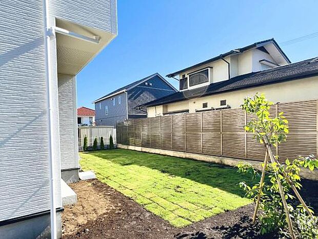 お庭スペースは、ガーデニングやお子様との外遊びなど多彩な用途でお楽しみいただけます。