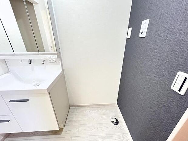 お天気を気にせずお洗濯ができ、室内干し可能です。