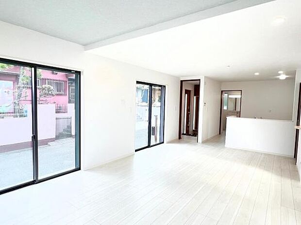 家族団らんの場所としてゆったりと居心地の良いリビングです。