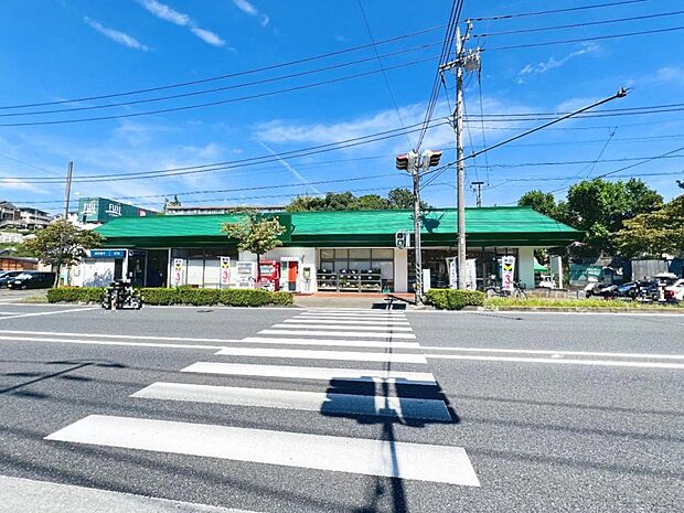 FUJI 上中里店まで約490m（徒歩7分）