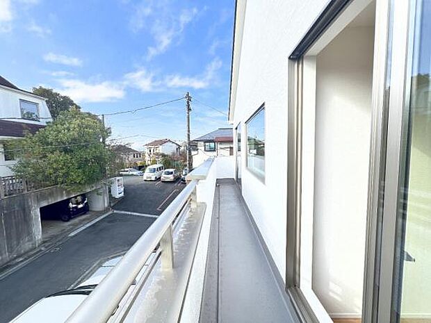 お洗濯ものを気持ち良く太陽の光で干せるのが嬉しいですね。