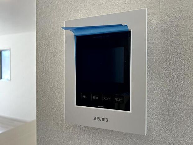 訪問者を確認できるTVモニター付きインターフォンです。