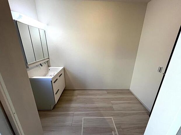 脱衣所は小さなお子様がいるご家庭にも重宝されます。