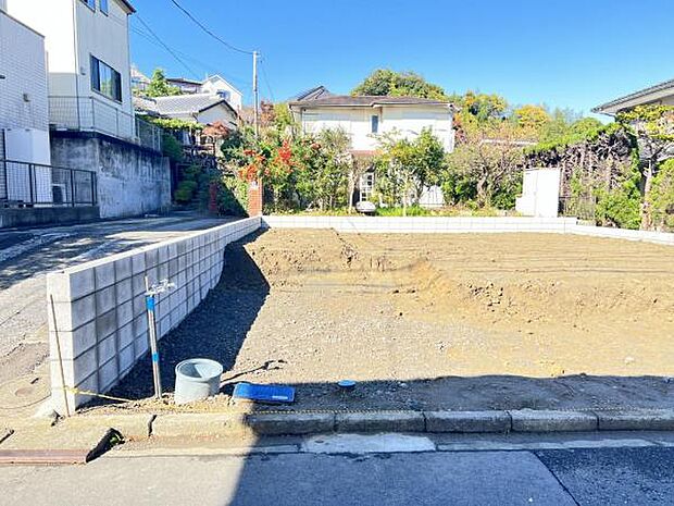 駐車場ももちろん完備しておりますのでお車所有の方にも心強いです。