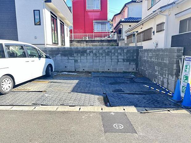 駐車場ももちろん完備しておりますのでお車所有の方にも心強いです。