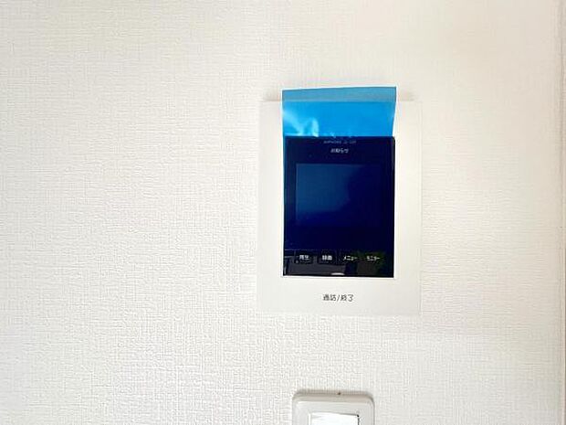 訪問者を確認できるTVモニター付きインターフォンです。