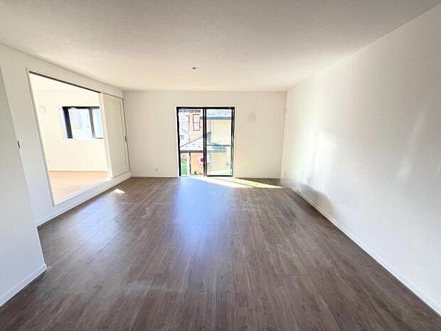 家族団らんの場所としてゆったりと居心地の良いリビングです。