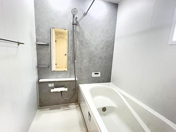 お風呂でほっとひといき。1日の疲れを癒しましょう。