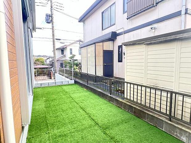 お庭スペースは、ガーデニングやお子様との外遊びなど多彩な用途でお楽しみいただけます。