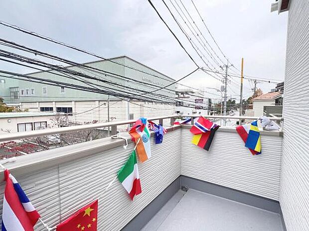 お洗濯ものを気持ち良く太陽の光で干せるのが嬉しいですね。