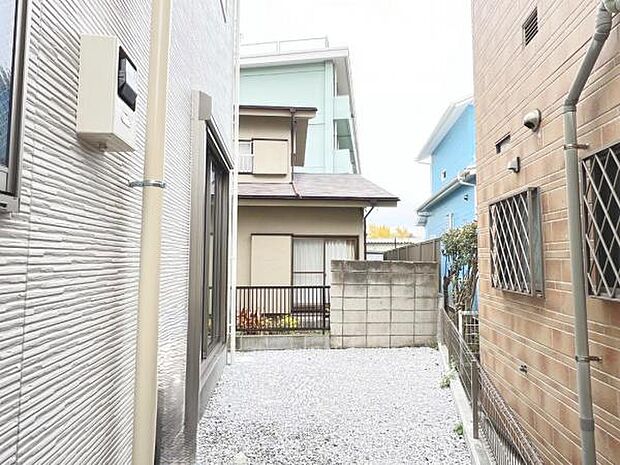 お庭スペースは、ガーデニングやお子様との外遊びなど多彩な用途でお楽しみいただけます。