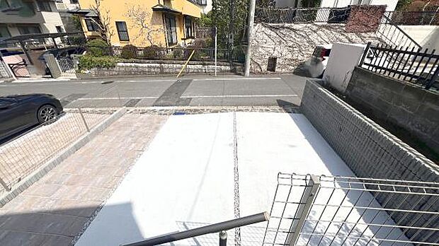 駐車場ももちろん完備しておりますのでお車所有の方にも心強いです。