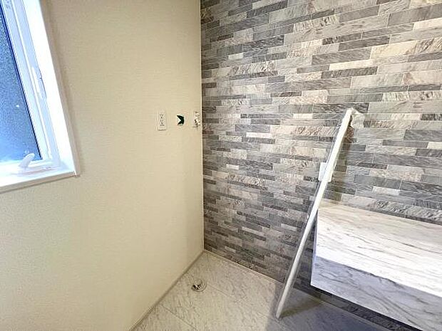 お天気を気にせずお洗濯ができ、室内干し可能です。