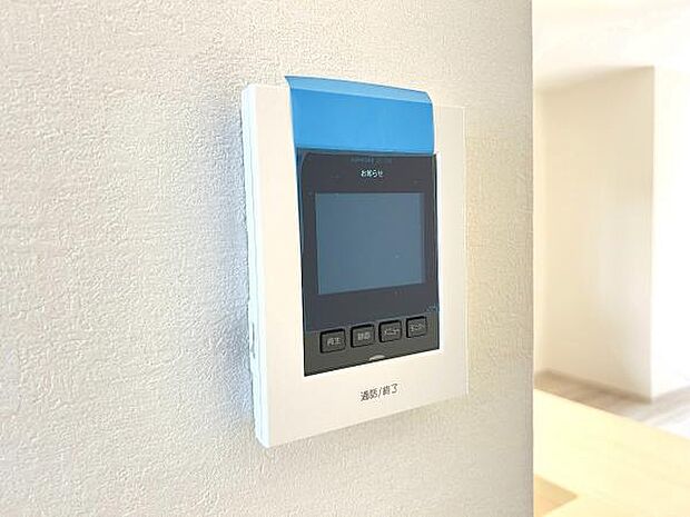 訪問者を確認できるTVモニター付きインターフォンです。
