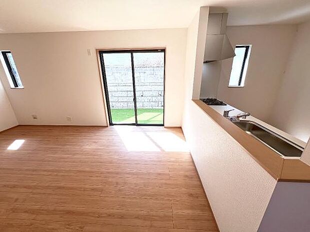 ご家族の温かい時間を演出するダイニングスペースです。