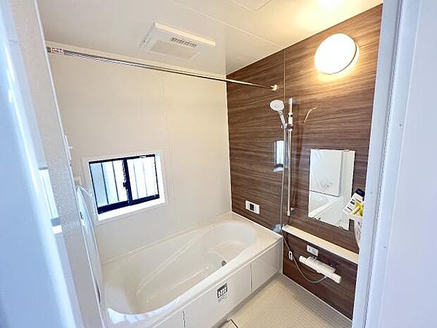 お風呂でほっとひといき。1日の疲れを癒しましょう。