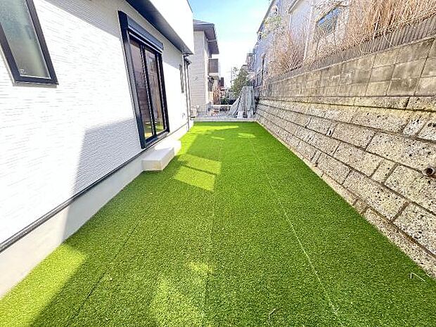 お庭スペースは、ガーデニングやお子様との外遊びなど多彩な用途でお楽しみいただけます。