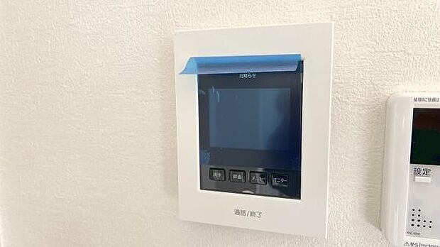 訪問者を確認できるTVモニター付きインターフォンです。