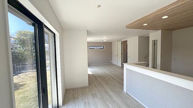 リビングダイニングになります。ご家族そろっての素敵な空間になりそうですね。