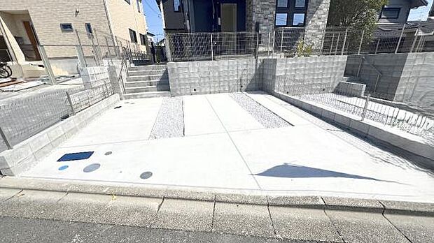 駐車場ももちろん完備しておりますのでお車所有の方にも心強いです。