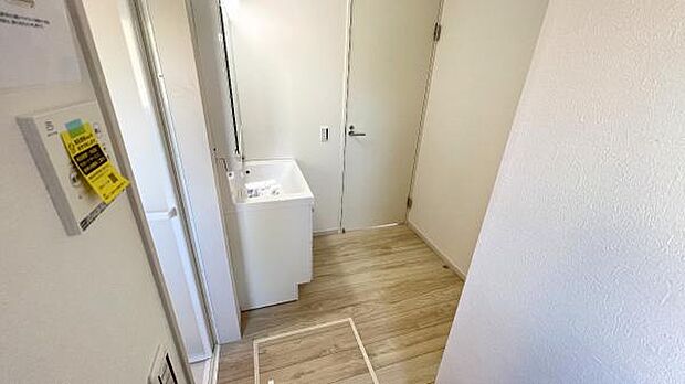 脱衣所は小さなお子様がいるご家庭にも重宝されます。