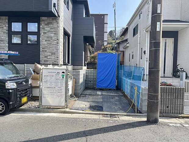 駐車場ももちろん完備しておりますのでお車所有の方にも心強いです。