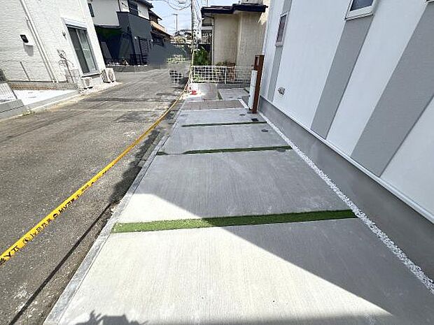 駐車場ももちろん完備しておりますのでお車所有の方にも心強いです。