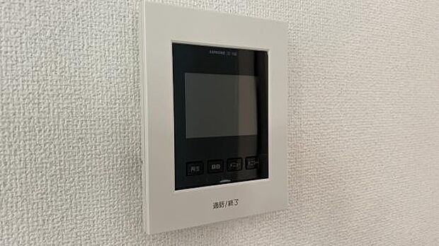訪問者を確認できるTVモニター付きインターフォンです。