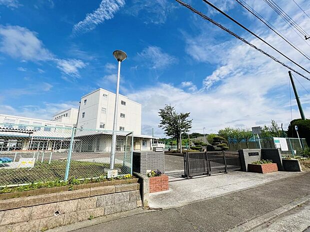 横浜市立日限山中学校まで約160m(徒歩2分)