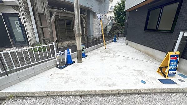 駐車場ももちろん完備しておりますのでお車所有の方にも心強いです。