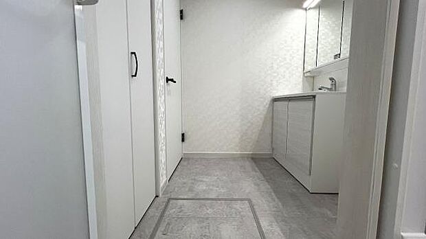 脱衣所は小さなお子様がいるご家庭にも重宝されます。