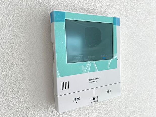 訪問者を確認できるTVモニター付きインターフォンです。