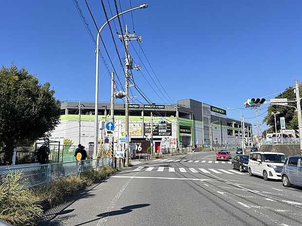 ロイヤルホームセンター 戸塚深谷まで約2880m(徒歩36分)