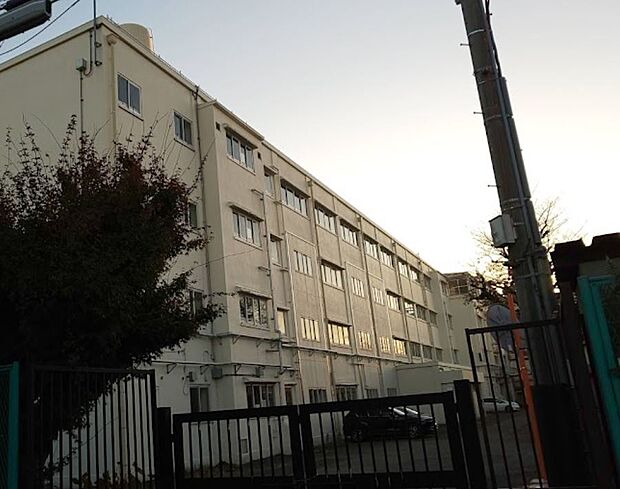 横浜市立大正中学校まで約1900m(徒歩24分)