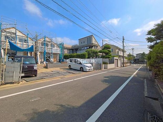 前面道路を含めた現地写真です。